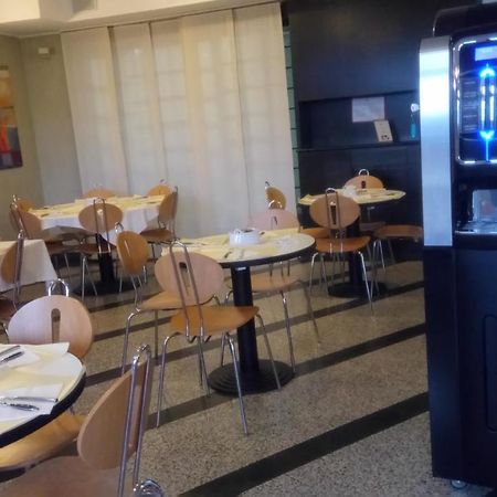Pacific Hotel Airport Borgaro Torinese Bagian luar foto