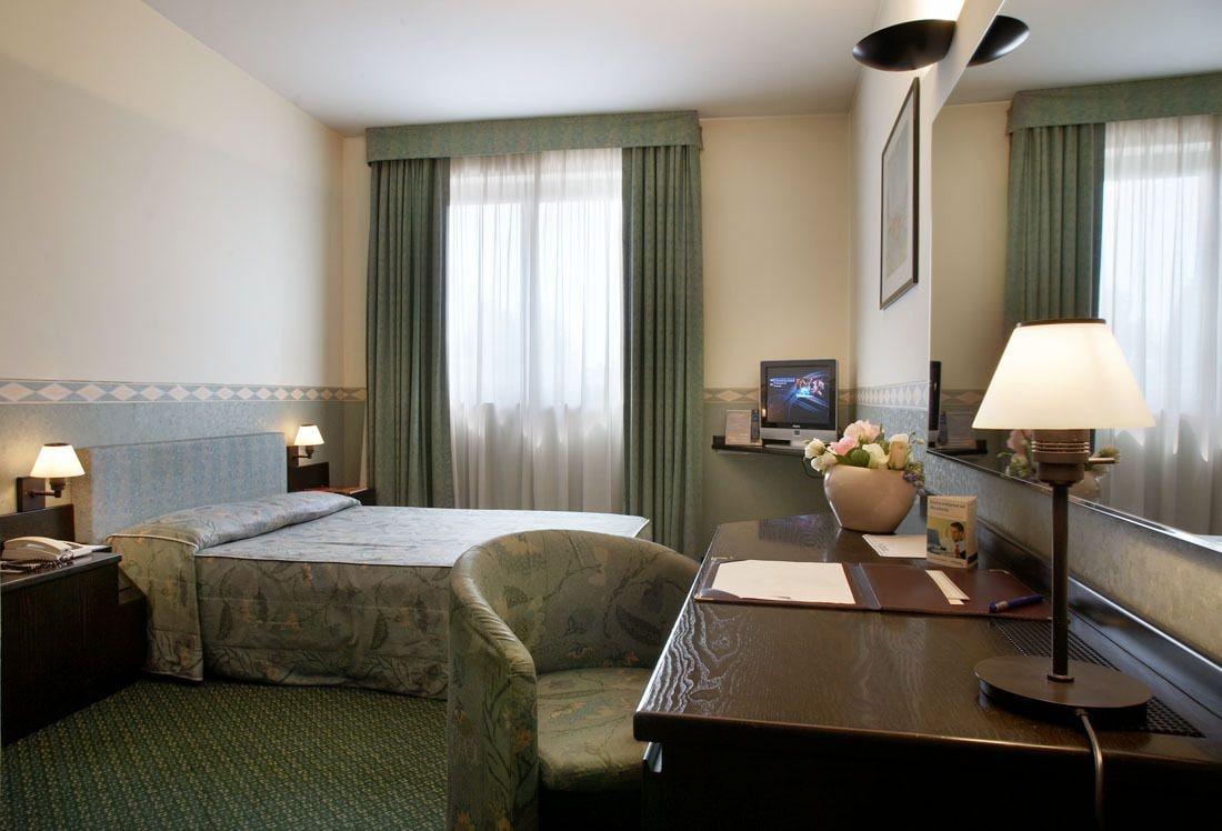 Pacific Hotel Airport Borgaro Torinese Bagian luar foto