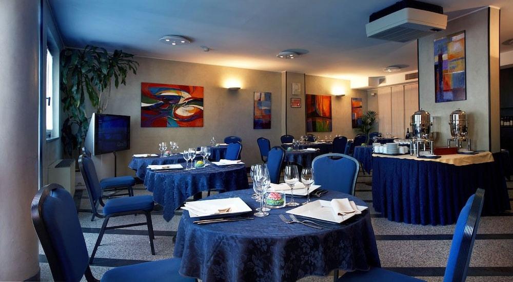 Pacific Hotel Airport Borgaro Torinese Bagian luar foto