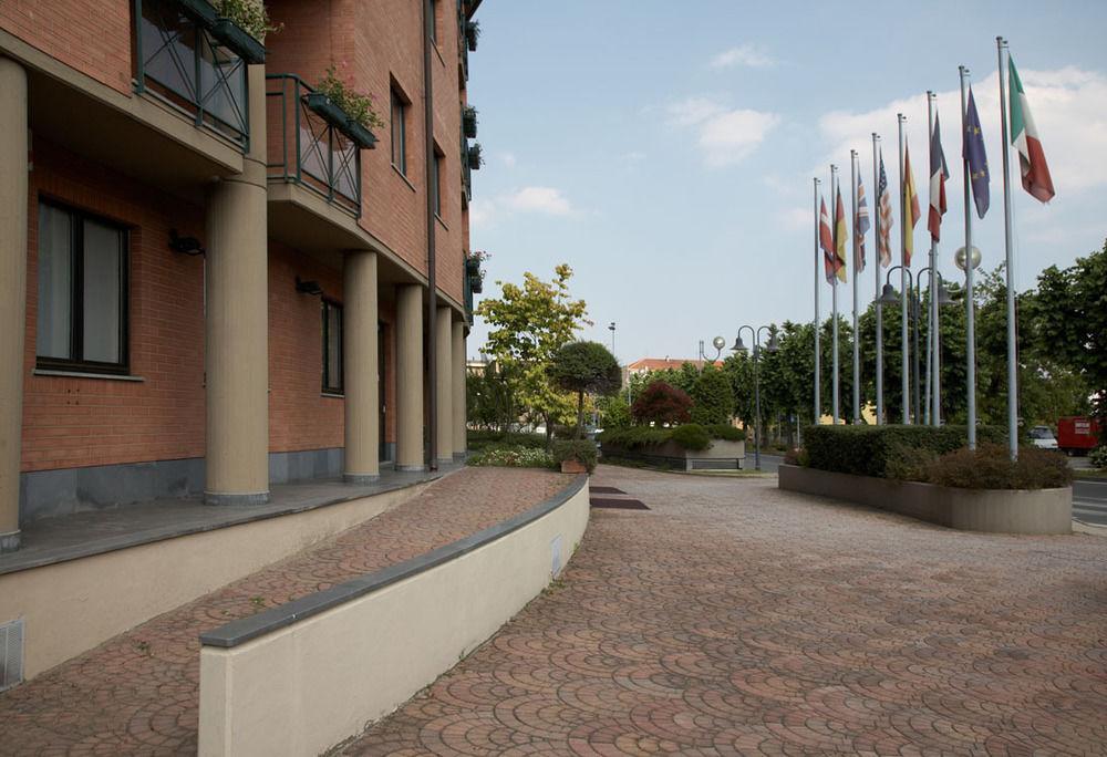 Pacific Hotel Airport Borgaro Torinese Bagian luar foto