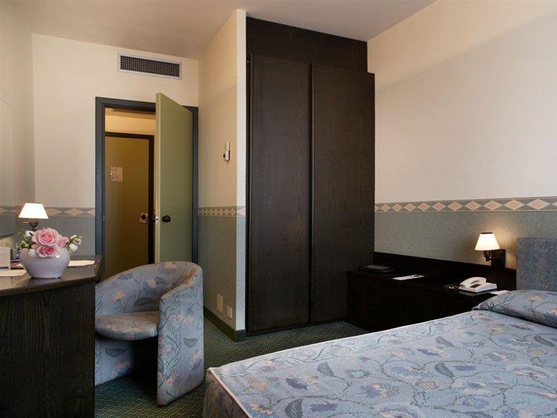 Pacific Hotel Airport Borgaro Torinese Bagian luar foto