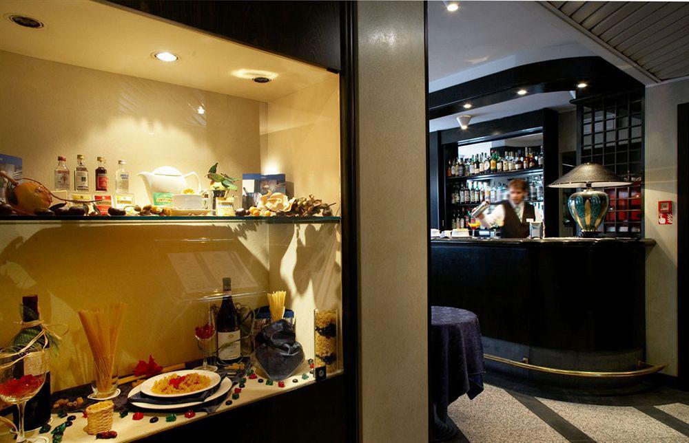 Pacific Hotel Airport Borgaro Torinese Bagian luar foto